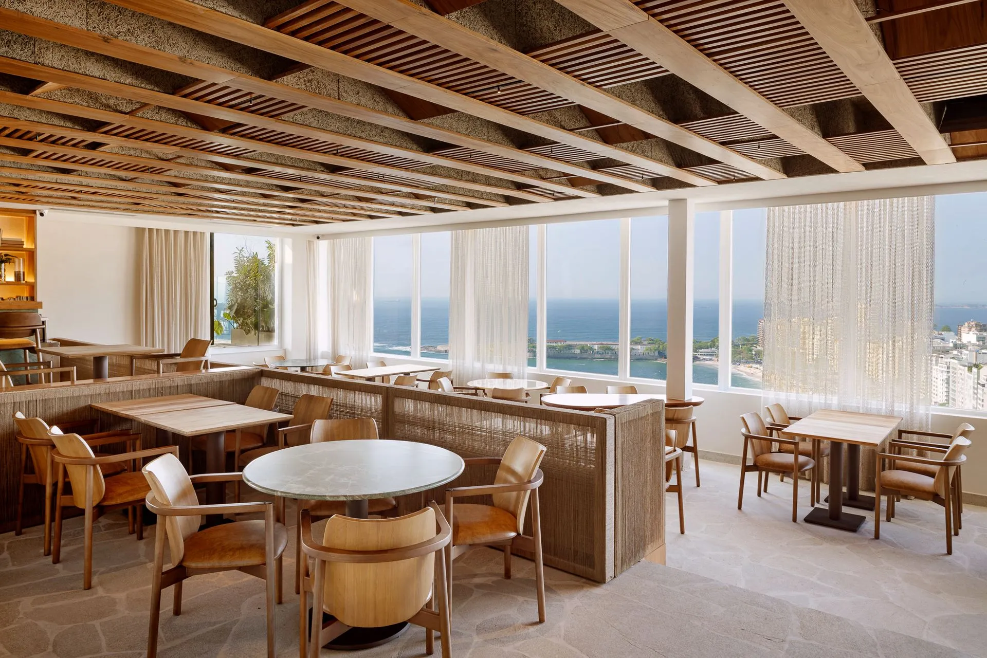 Ceia de Natal no Skylab: alta gastronomia e o luxo de Copacabana